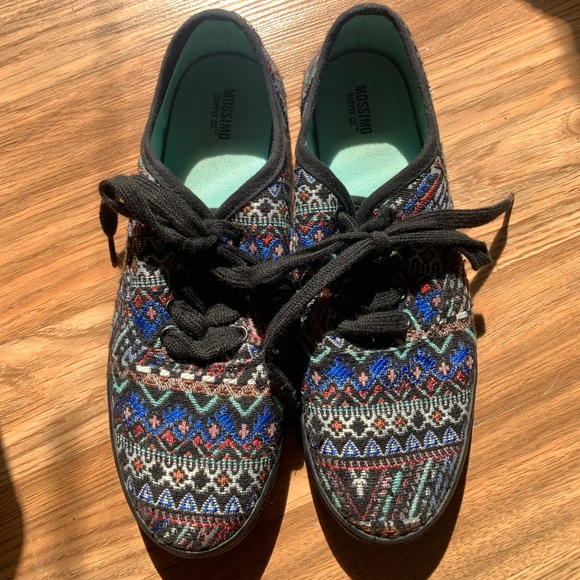Mossimo Supply Co. Tribal print shoes - Picture 1 of 4